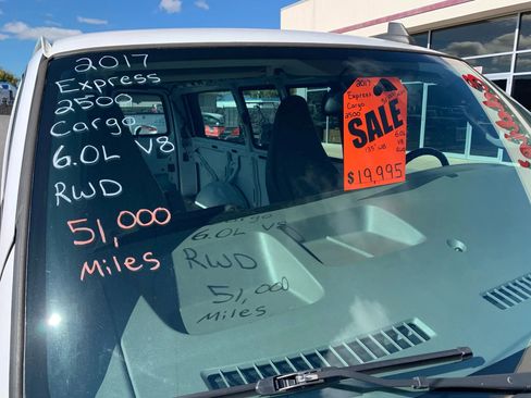 Used 2017 Chevrolet Express 2500 image 3