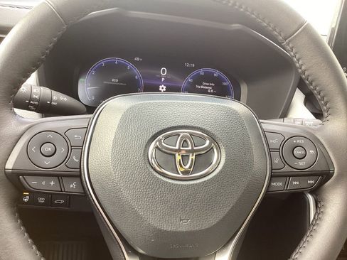 Used 2025 Toyota RAV4 Limited w/ Advanced Technology Package AWD/4WD image 20