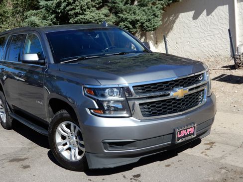 Used 2019 Chevrolet Tahoe LT image 2
