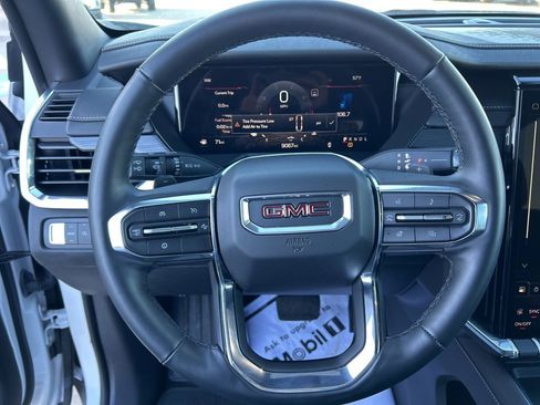 Used 2025 GMC Acadia Elevation image 22