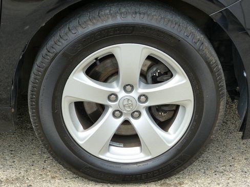 Used 2017 Toyota Sienna LE FWD image 14
