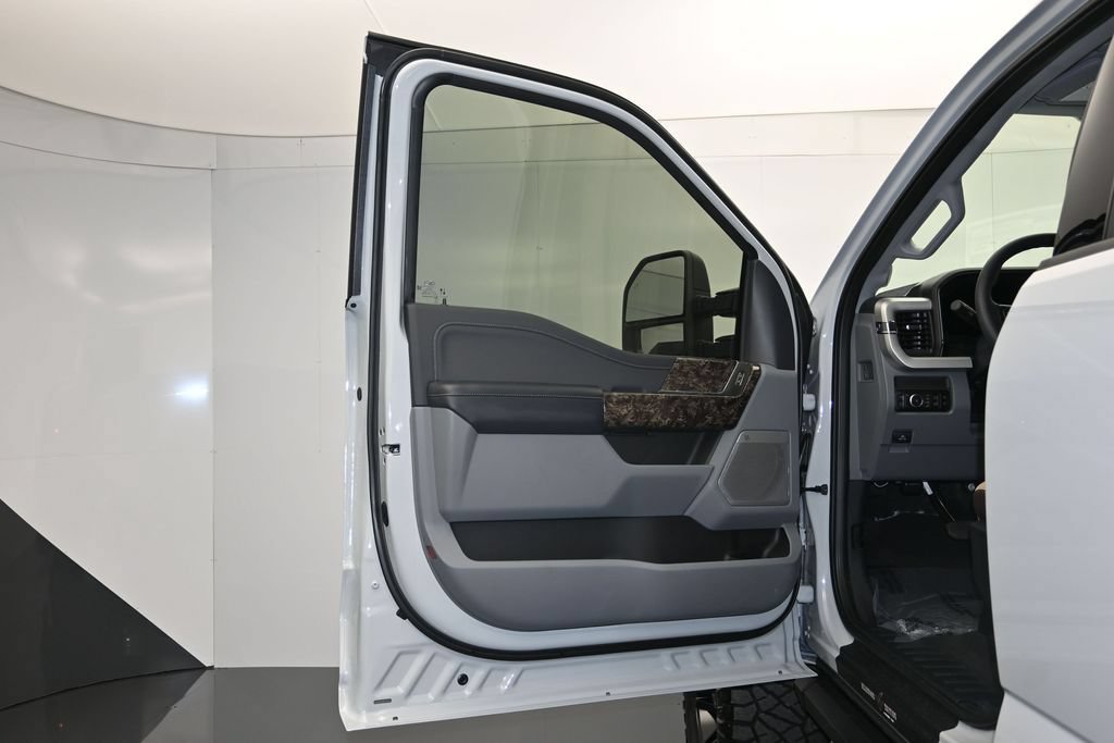 New 2026 Ford F250 XLT w/ XLT Premium Package AWD/4WD image 10
