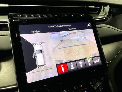 Used 2022 Jeep Grand Cherokee Overland w/ Adv Protech Group III image 30