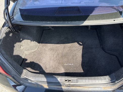 Used 2016 Nissan Altima 2.5 SV w/ Interior Lighting Package image 10