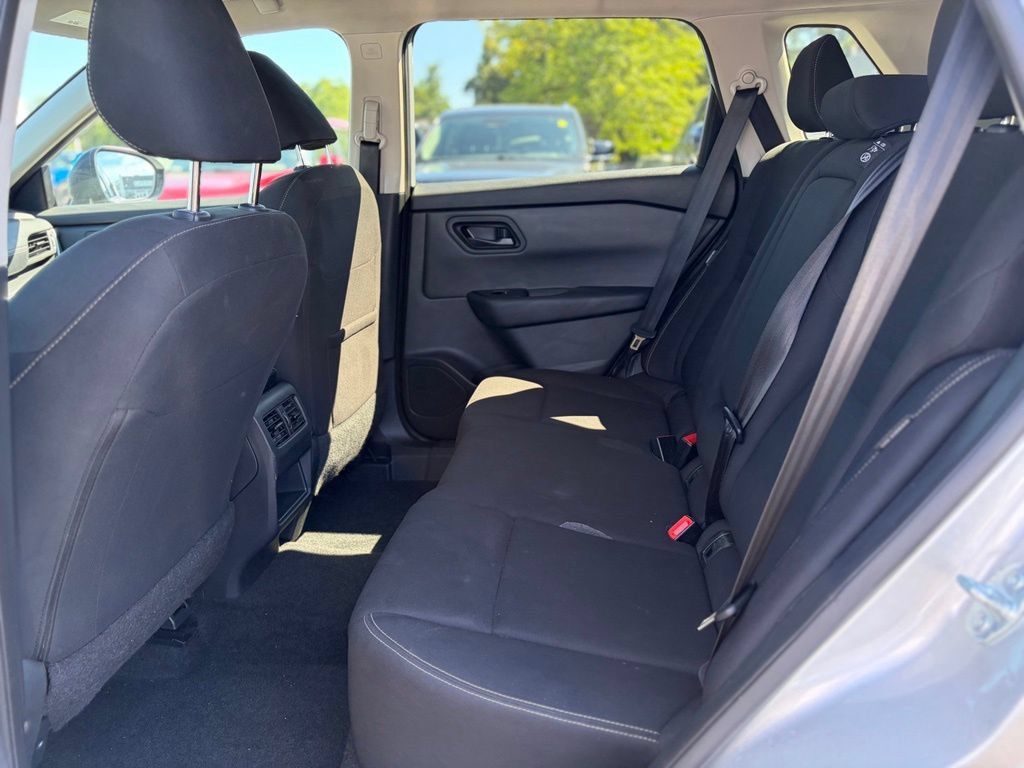 Used 2024 Nissan Rogue S AWD/4WD image 11