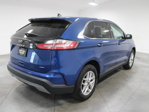 Used 2024 Ford Edge SEL AWD/4WD image 9