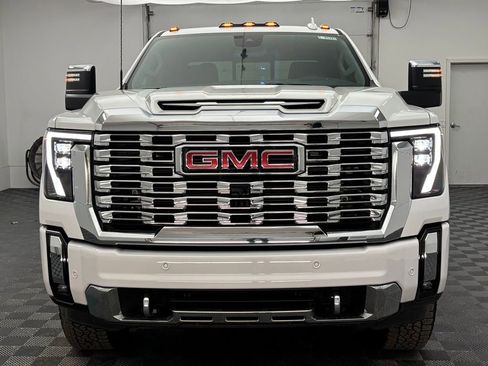 New 2025 GMC Sierra 2500 Denali w/ Denali Reserve Package image 15