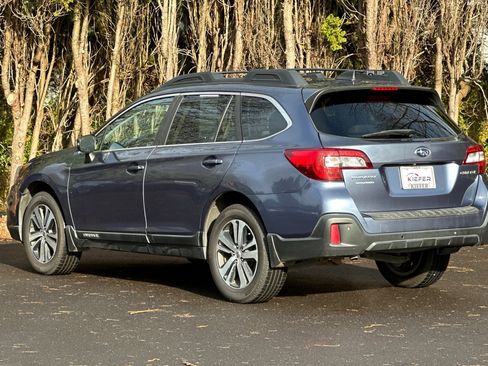 Used 2018 Subaru Outback 2.5i Limited image 6