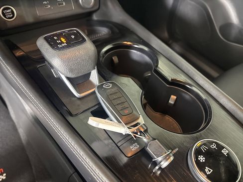 Used 2023 Nissan Rogue SL w/ SL Premium Package image 21