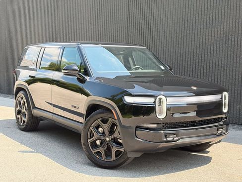 Used 2026 Rivian R1S Adventure AWD/4WD image 9