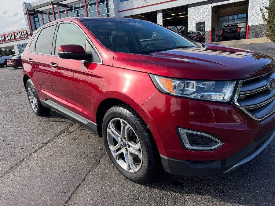 Used 2018 Ford Edge Titanium w/ Technology Package FWD image 12