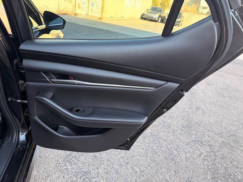 Used 2021 MAZDA MAZDA3 s FWD image 32