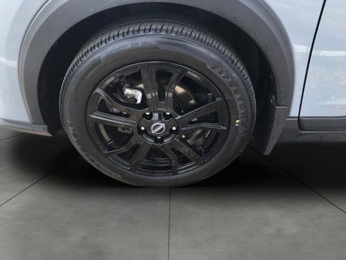 Used 2024 Nissan Kicks SR w/ SR Premium Package FWD image 4