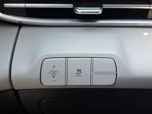 Used 2024 Hyundai Elantra Limited FWD image 19