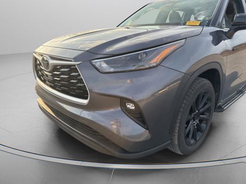 Certified 2023 Toyota Highlander LE image 6