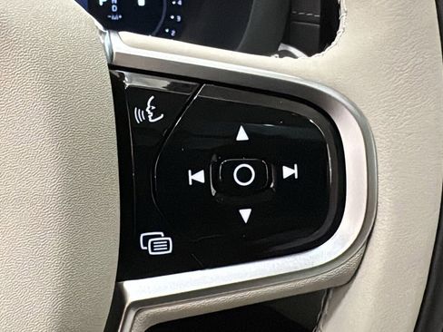 New 2026 Volvo XC60 B5 Ultra w/ Protection Package Premier AWD/4WD image 14