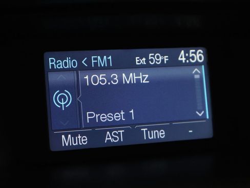 Used 2014 Ford Focus SE image 2