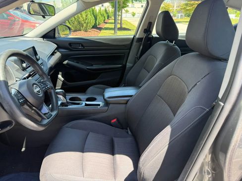 Used 2023 Nissan Altima 2.5 S FWD image 9