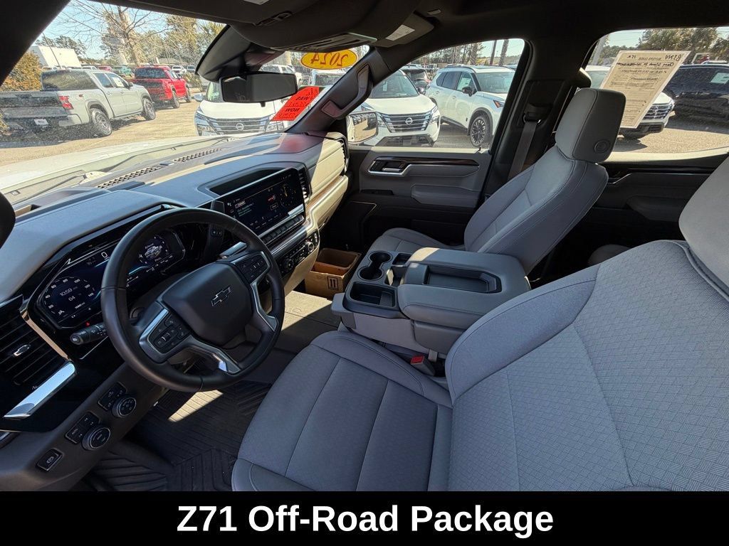 Used 2024 Chevrolet Silverado 1500 RST AWD/4WD image 14