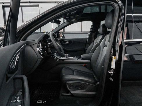 Used 2023 Audi Q7 Premium image 30