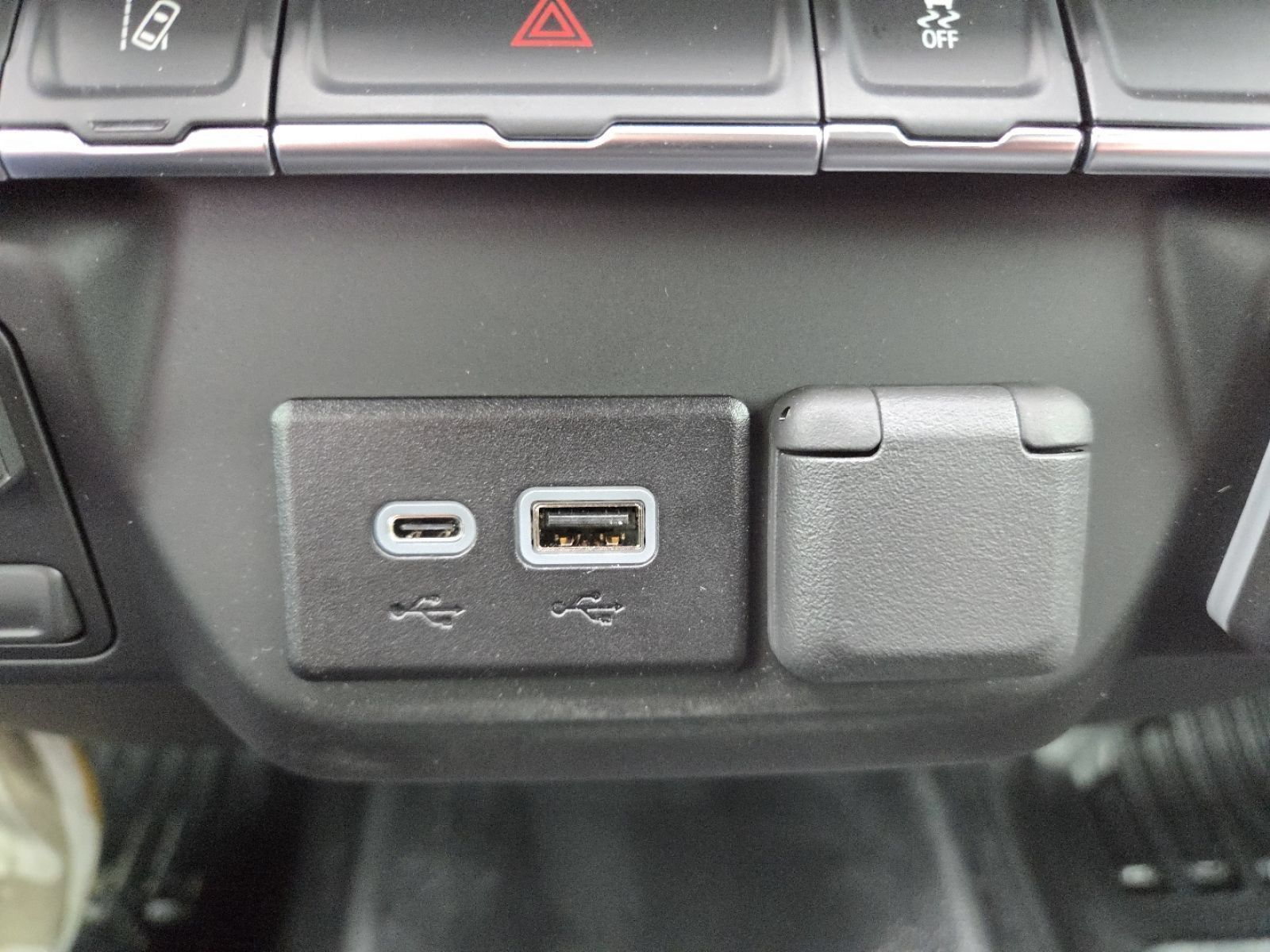 New 2026 GMC Sierra 3500 Pro w/ Convenience Package AWD/4WD image 8