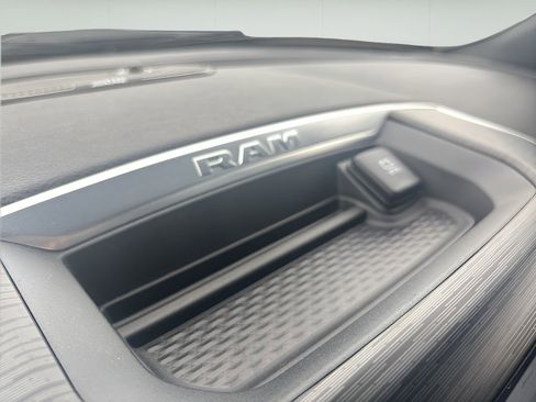 Used 2024 RAM 1500 Laramie image 32