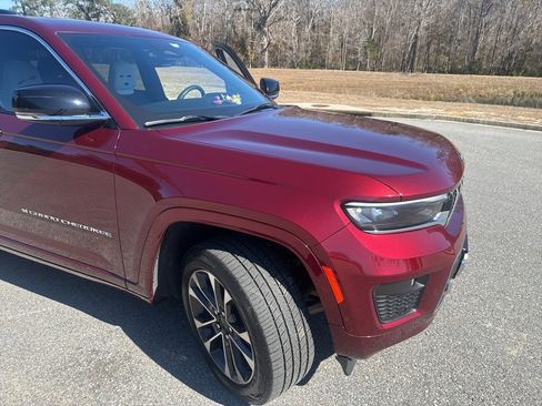 Used 2023 Jeep Grand Cherokee L Overland image 2