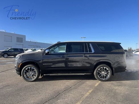 New 2026 Chevrolet Suburban Premier AWD/4WD image 2