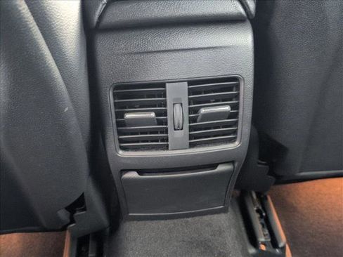 Certified 2018 Mercedes-Benz GLA 250 4MATIC image 16