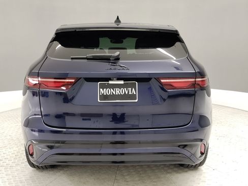 Used 2024 Jaguar F-PACE R-Dynamic S image 7