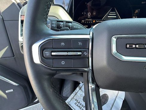 Used 2025 GMC Yukon XL Denali AWD/4WD image 28