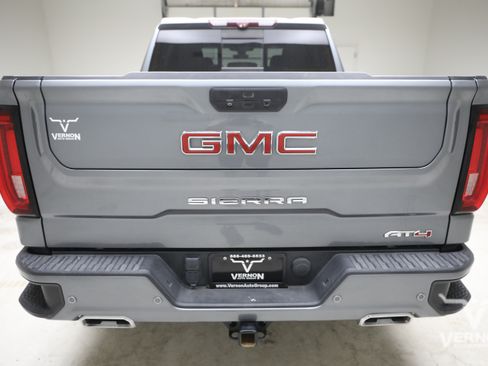 Used 2020 GMC Sierra 1500 AT4 w/ AT4 Premium Package AWD/4WD image 4