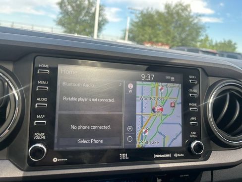Used 2023 Toyota Tacoma TRD Sport w/ TRD Premium Sport Package AWD/4WD image 26