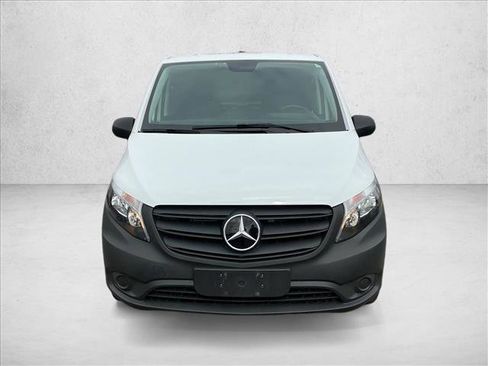 Used 2023 Mercedes-Benz Metris image 2