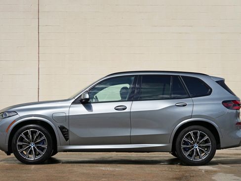 Used 2024 BMW X5 xDrive50e w/ M Sport Package AWD/4WD image 9