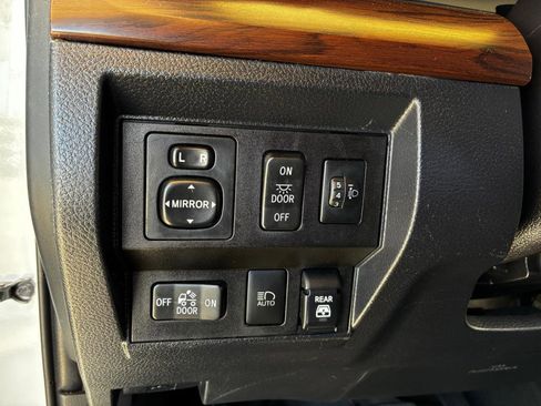 Used 2019 Toyota Tundra Limited w/ Limited Premium Package image 25