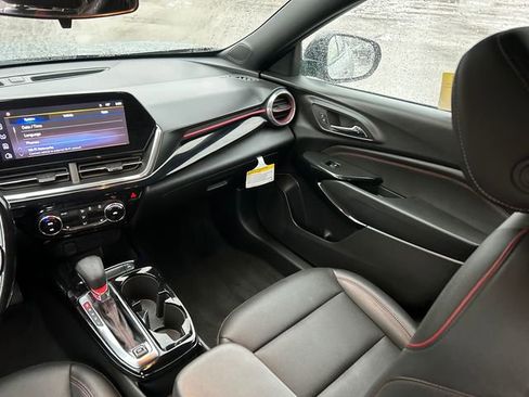 Used 2025 Chevrolet Trax RS w/ Driver Confidence Package FWD image 6