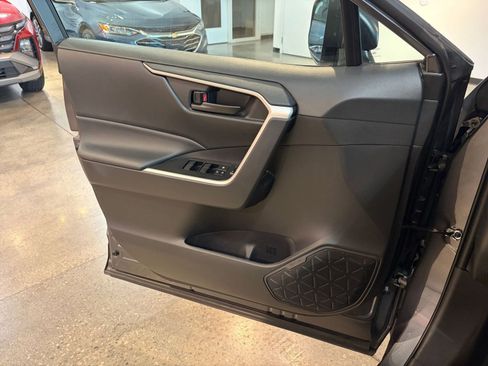 Used 2025 Toyota RAV4 LE image 20