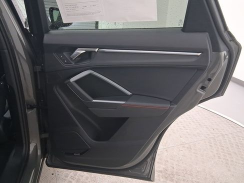 Used 2025 Audi Q3 2.0T Premium Plus w/ Premium Plus Package image 32