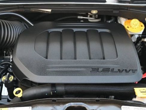 Used 2019 Dodge Grand Caravan SE w/ UConnect Hands-Free Group FWD image 21