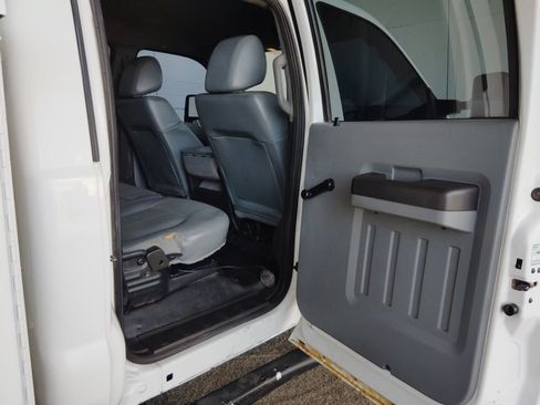 Used 2014 Ford F550 4x4 Crew Cab Super Duty image 13