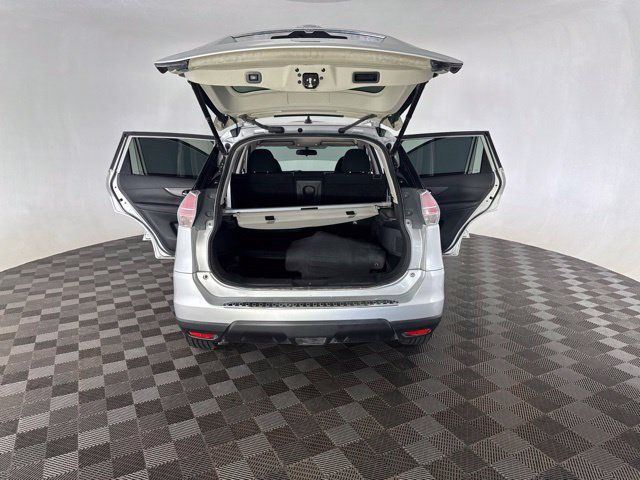 Used 2016 Nissan Rogue SV w/ SV Premium Package AWD/4WD image 16