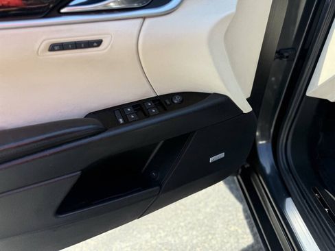 Used 2013 Cadillac XTS Platinum FWD image 24