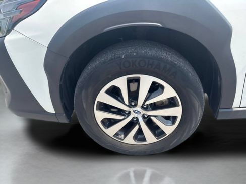 Used 2024 Subaru Outback Premium AWD/4WD image 32