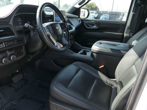 Used 2024 Chevrolet Suburban LT image 9