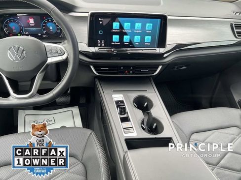 Used 2025 Volkswagen Atlas Cross Sport SE FWD image 30