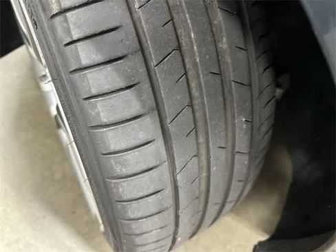 Used 2024 Genesis G70 2.5T image 30