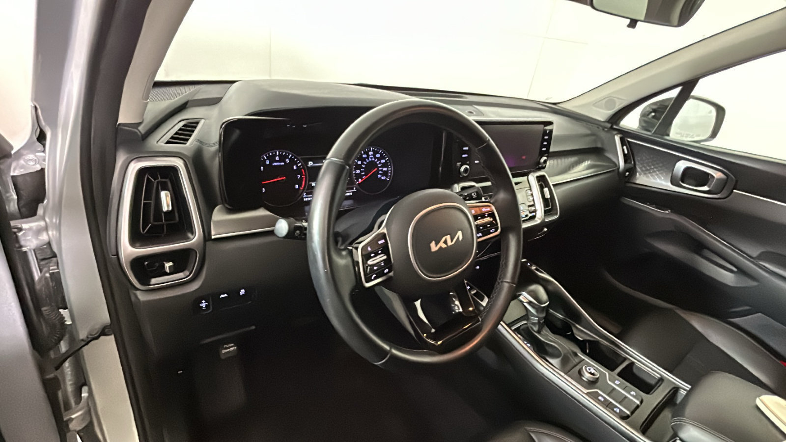 Used 2022 Kia Sorento S FWD image 17