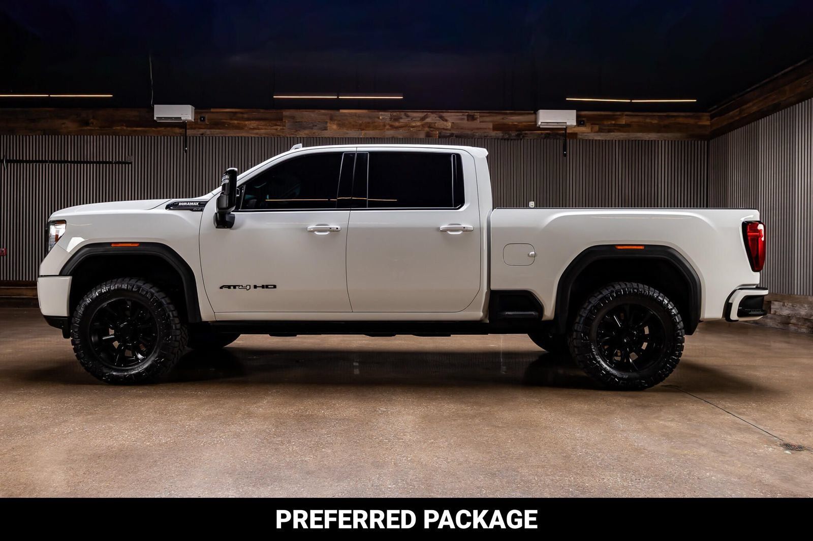 Used 2021 GMC Sierra 2500 AT4 w/ AT4 Premium Plus Package AWD/4WD image 6