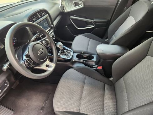 Used 2020 Kia Soul LX FWD image 13